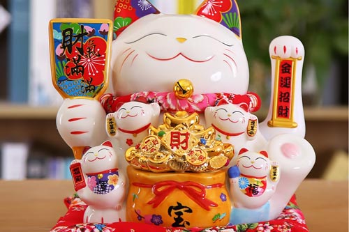 Đặt mèo Thần Tài đúng vị trí "tụ lộc" này có thể giúp gia chủ làm ăn phát đạt, phất lên như diều gặp gió