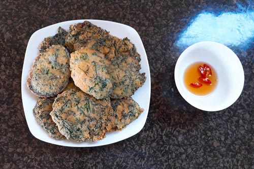 Cách làm món trứng cá chiên lá lốt thơm ngon, lạ miệng