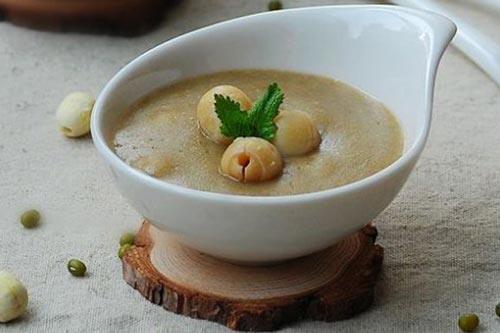 C&#xE1;ch n&#x1EA5;u ch&#xE8; &#x111;&#x1EAD;u xanh h&#x1EA1;t sen ngon