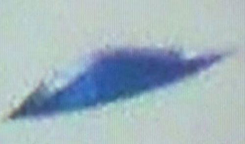 Đĩa bay xanh bí ẩn xuất hiện trên bầu trời Hà Lan