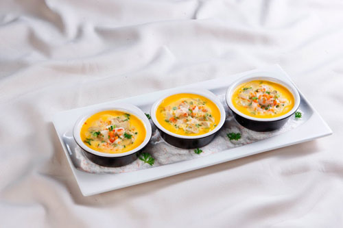 Bữa tối hao cơm với trứng hấp tôm bổ dưỡng