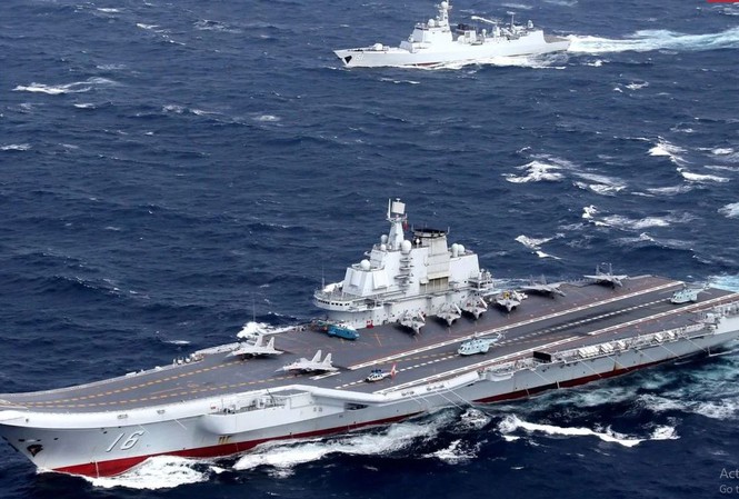 Tàu sân bay Liêu Ninh của hải quân Trung Quốc.
