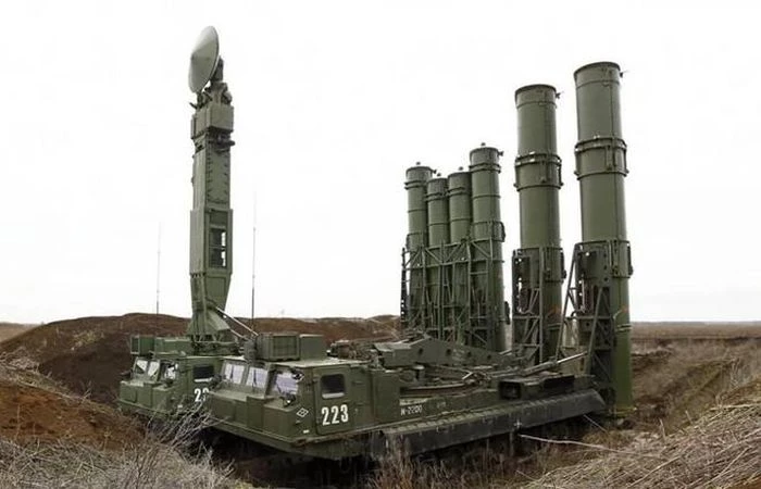 Hệ thống tên lửa phòng không S-300V4 của Nga. Ảnh: Avia-pro.