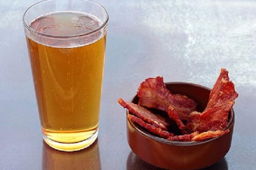 Uống rượu kết hợp với thịt nguội dễ mắc ung thư dạ dày