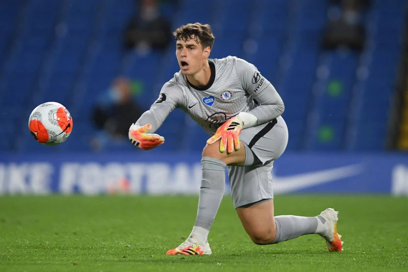 4. Kepa Arrizabalaga (Chelsea, định giá hiện tại: 15 triệu euro, mức giảm 45 triệu euro).