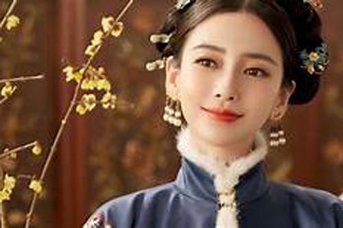 Chuyện về phi tần dựa vào gia thế Mông Cổ để tiến vào hậu cung của Hoàng đế Khang Hi, có địa vị cao quý nhưng không một ngày hạnh phúc