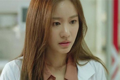 Lấy chồng gần 20 năm nhưng tôi lúc nào cũng sợ bị chị dâu ghét bởi thứ ả nắm trong tay khiến cả nhà khiếp hãi