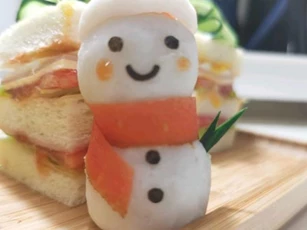 Bánh mỳ kẹp phiên bản Giáng sinh, vừa ngon vừa đơn giản, bé nào cũng thích