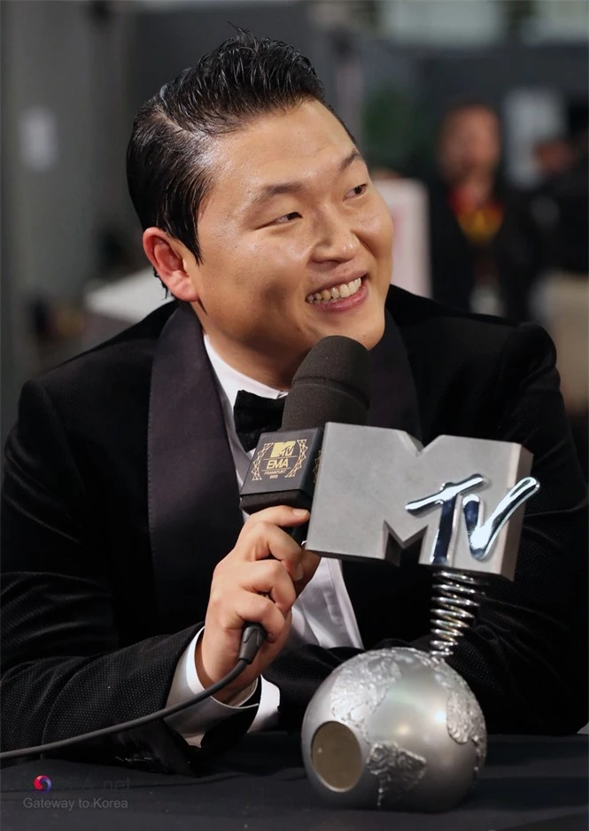 Đài KBS công bố 10 ngôi sao KPop gia thế khủng, sinh ra đã 'ngậm thìa vàng' - ảnh 10