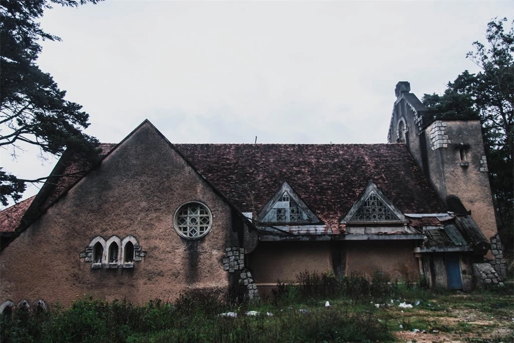 Anh: Tu vien bo hoang dep nhu o chau Au giua long Da Lat-Hinh-9