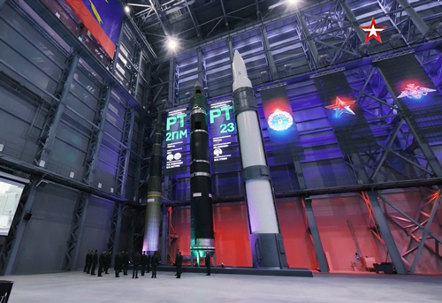 Nga công bố hình ảnh và tốc độ thật của Avangard