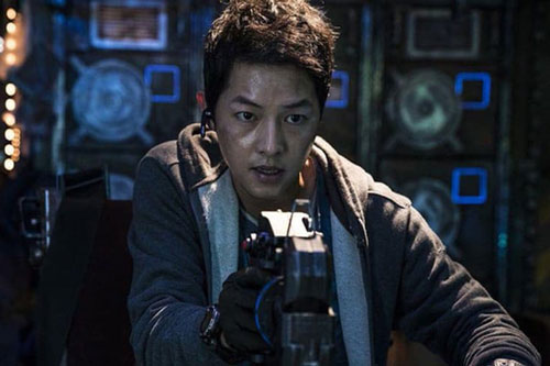 'Bom tấn' 500 tỷ đồng của Song Joong Ki công bố chiếu mạng, nhà sản xuất tung loạt con số 'khủng', netizens 'hóng dài cổ'