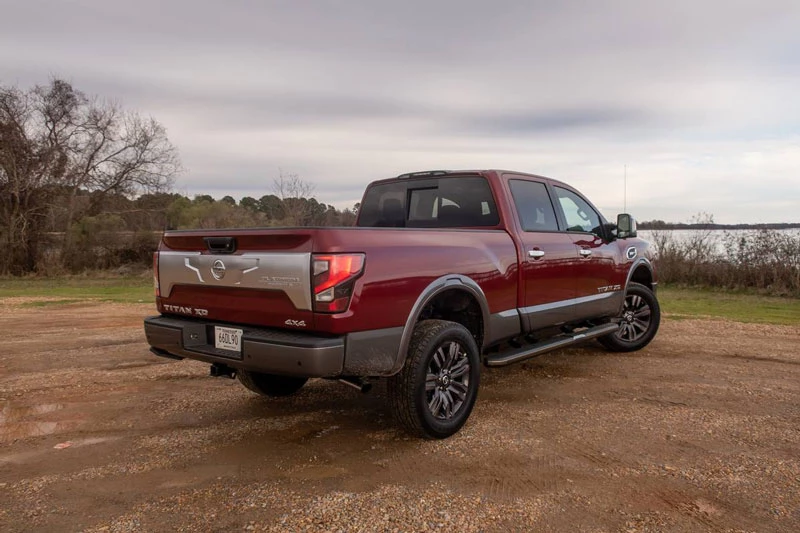 10. Nissan Titan 2020 (công suất tối đa: 400 mã lực).