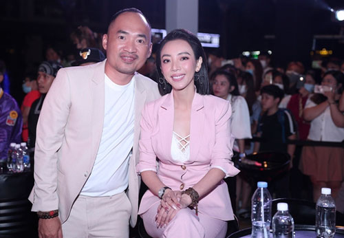 Thu Trang họp fan 'Chị Mười Ba'