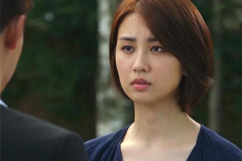 Tôi trách chị dâu vì con còn ẵm ngửa mà chị đã đi sớm về khuya, để rồi giật mình khi nghe trộm được cuộc nói chuyện của anh chị