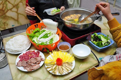 Đầu bếp nhà hàng tiết lộ: Những món tuyệt đối không nên gọi khi ăn lẩu