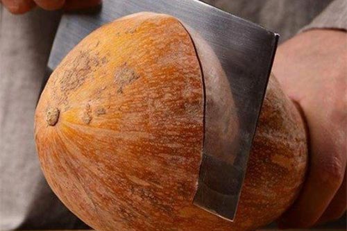 Mua bí đỏ về cứ làm theo cách này, đảm bảo để cả tuần vẫn tươi ngon như mới