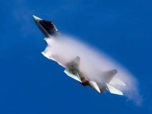 Su-57 vượt trội J-20 dù chỉ lắp động cơ giai đoạn một