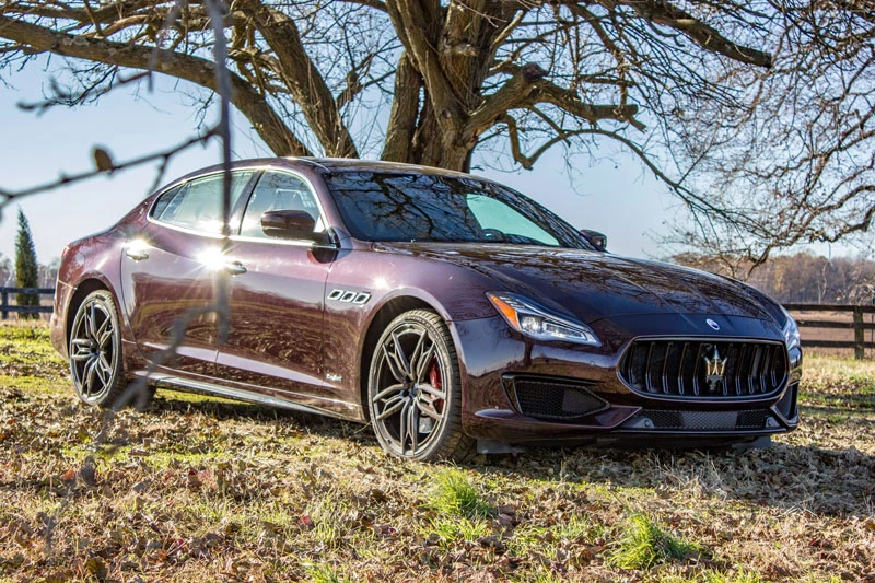 9. Maserati Quattroporte GTS (giá khởi điểm: 140.500 USD).
