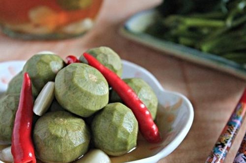 Cách làm sấu ngâm nước mắm chua ngọt dễ ăn