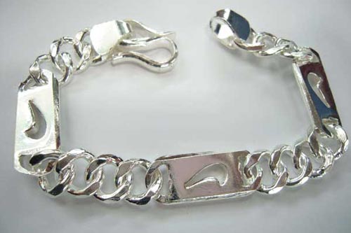 Vật phẩm phong thủy hợp mệnh nên mang trong người để hút tài lộc cuối năm