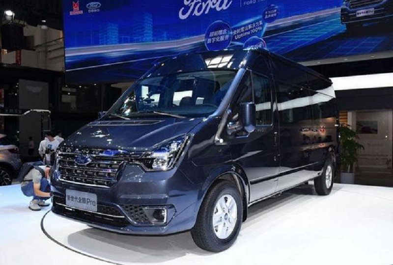 Xe van  Ford Transit Pro 2021 ra mắt, giá chỉ từ 582 triệu đồng