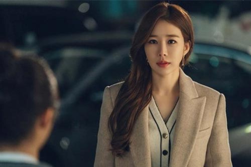 Nửa đêm con khóc, tôi run rẩy dỗ dành con trong sự sợ hãi, không biết chuyện gì sẽ xảy ra tiếp đây?