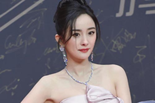 Dương Mịch mặc đồ second-hand đi thảm đỏ