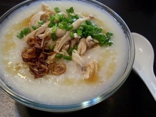 Cách nấu cháo gà hành lá đơn giản, ấm bụng cho bữa sáng mùa Đông