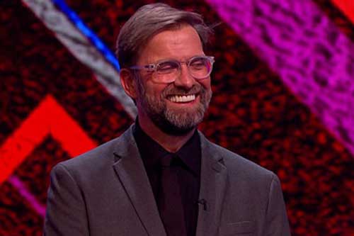 Klopp tranh thủ 'đá đểu' thành Manchester khi nhận giải thưởng 'HLV của năm'