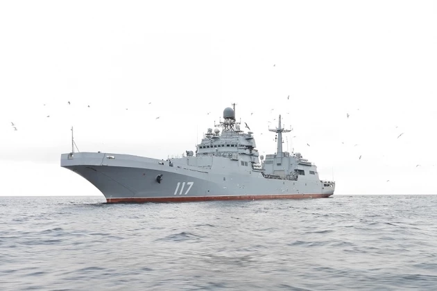 Tàu đổ bộ Pyotr Morgunov thuộc Dự án 11711 lớp Ivan Gren của Hải quân Nga. Ảnh: TASS.