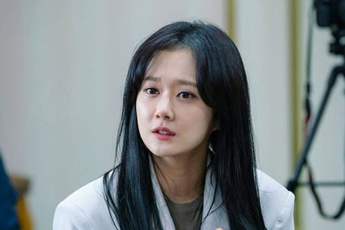 Giặt quần áo giúp vợ, tôi chết điếng khi phát hiện bao cao su trong túi áo nhưng càng run khi nghe câu trả lời ráo hoảnh từ cô ấy