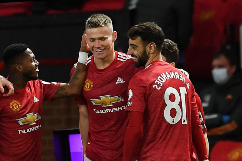 Đội hình tiêu biểu vòng 14 Premier League: Bruno Fernandes, McTominay góp mặt