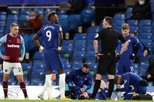 Chilwell đón sinh nhật trong nước mắt