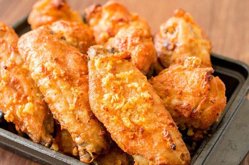 Hướng dẫn cách đơn giản để làm cánh gà nướng bơ tỏi siêu thơm ngon