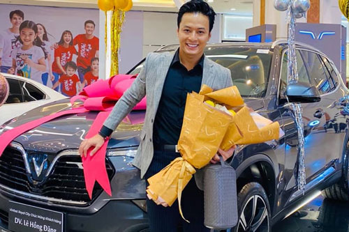 Hồng Đăng tiếp tục tậu thêm xe tiền tỷ