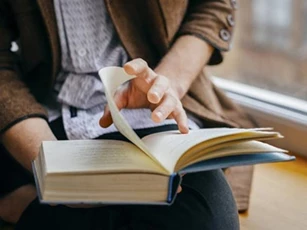 5 lợi ích khi bạn thường xuyên đọc sách, điều thứ 4 ai cũng cần