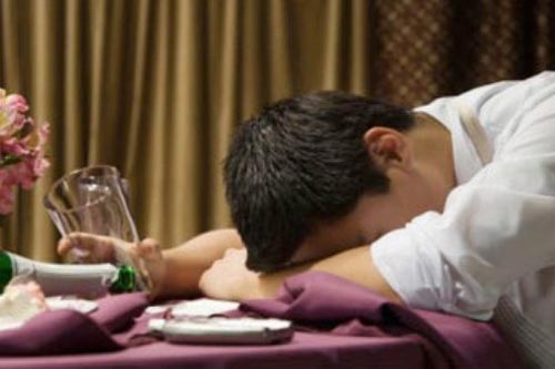 Tác dụng phụ nguy hiểm của thuốc chống say rượu quý ông cần biết