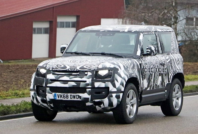 2022 Land Rover Defender V8.