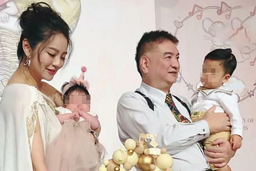 An Dĩ Hiên mở tiệc mừng con gái