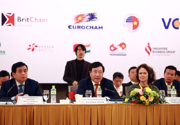 Phó Thủ tướng Phạm Bình Minh phát biểu tại Diễn đàn Doanh nghiệp Việt Nam thường niên năm 2020.