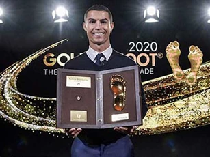 Ronaldo đoạt giải Bàn chân Vàng 2020