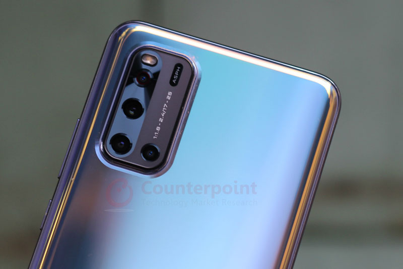 Smartphone 4 camera sau, chip S712, RAM 8 GB, sạc 33W giảm giá hấp dẫn tại Việt Nam