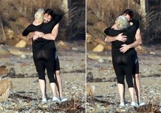 Nam diễn viên 52 tuổi trao nụ hôn ấm nóng cho bà xã hơn anh 13 tuổi.