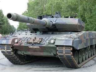 Tăng Leopard 2A7 thêm nặng nề khi lắp đặt Trophy