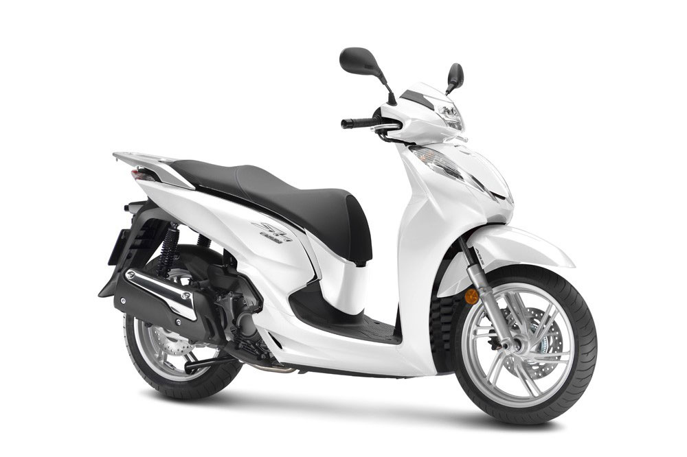 Honda SH 300i được bán dưới giá đề xuất hơn 10 triệu đồng
