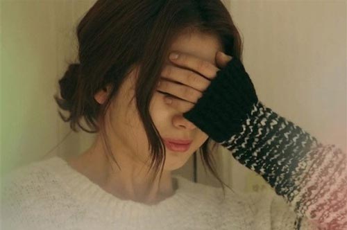 Đến viện thăm bạn, bỗng người yêu tôi bật khóc sụt sùi khiến tất cả mọi người ngẩn ngơ