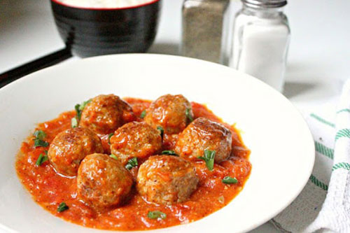 Lạ miệng với món gà viên sốt cà hấp dẫn