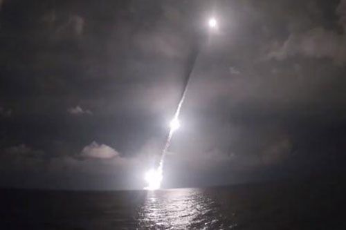 Báo Mỹ: Bulava rất mạnh nhưng kém... Trident ?