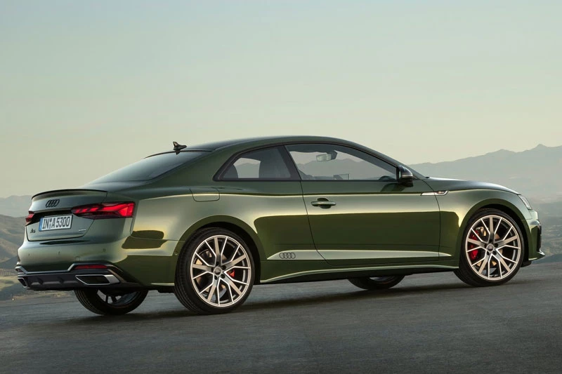 10. Audi A5 2020 (giá khởi điểm của phiên bản AWD: 42.900 USD, điểm tổng thể: 8,6/10).